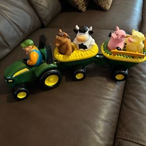 John Deer Tractor with Animals music and sounds